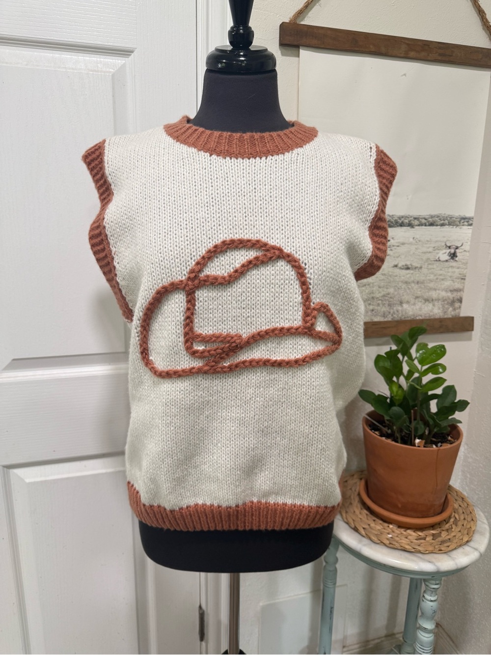 Western Cowboy Hat Cream Knit Sleeveless Sweater Vest with Rust Trim